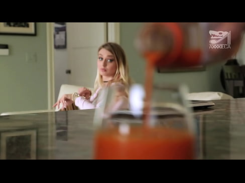 ❤️ Une fille chaude avec de gros seins et une chatte serrée reçoit la bite d'un perdant, mais très fort. ❤️ Salopes  at porn fr.hentaivost.ru ❌️